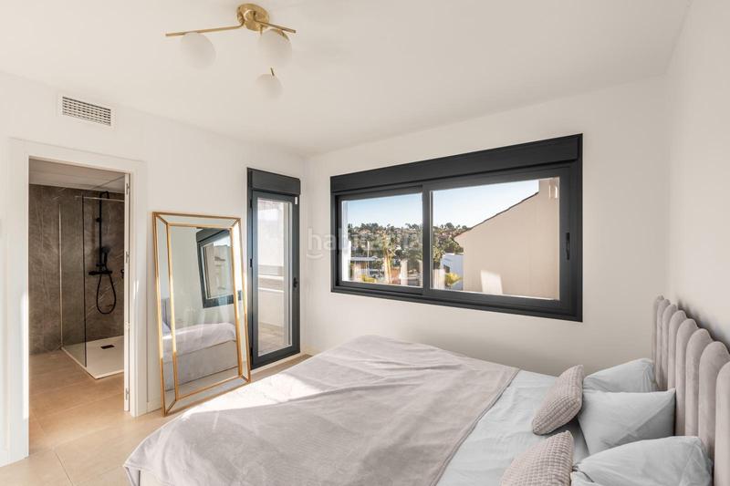 Foto 0dff915c-d256-4fc4-91c0-80fdf3b757a4. Maison jumelée avec parking dans Paraiso - Barronal Estepona