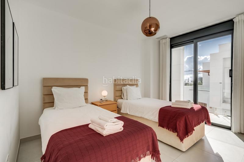 Foto 19d88290-7945-4661-aa64-fefa54dbc43d. Reihenhaus mit parking pool in Bel - Air Estepona