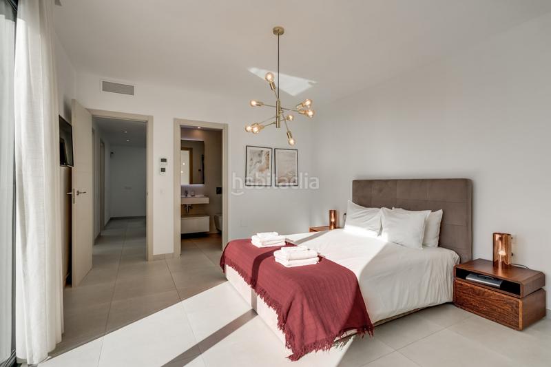 Foto 2cdc6f85-2754-48fd-909b-05b7724e1900. Reihenhaus mit parking pool in Bel - Air Estepona