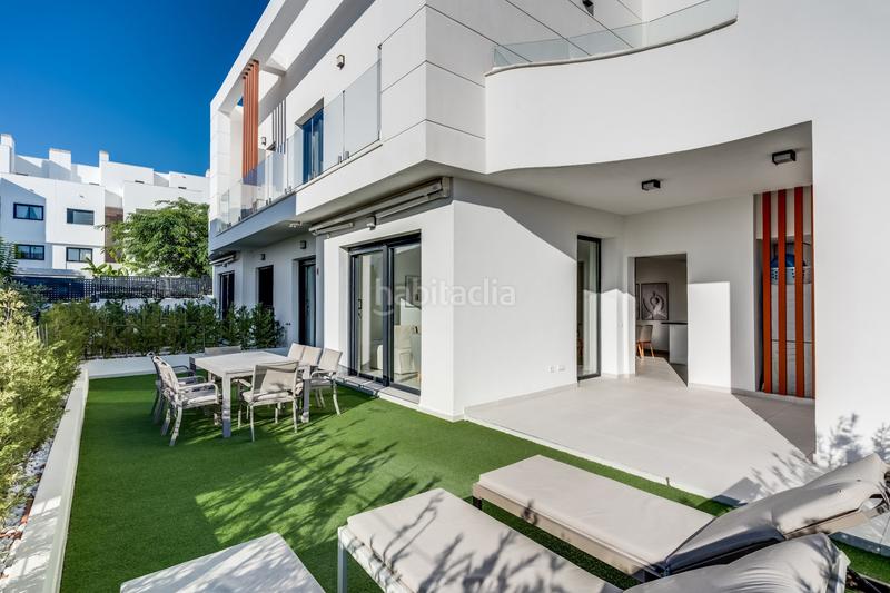 Foto 50a0faca-3c78-46c6-92bd-3413f394a0fc. Reihenhaus mit parking pool in Bel - Air Estepona