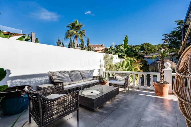 Foto f65938ea-004b-45c4-ac6f-f37637d7f808. Casa amb aparcament piscina a Nueva Andalucía centro Marbella