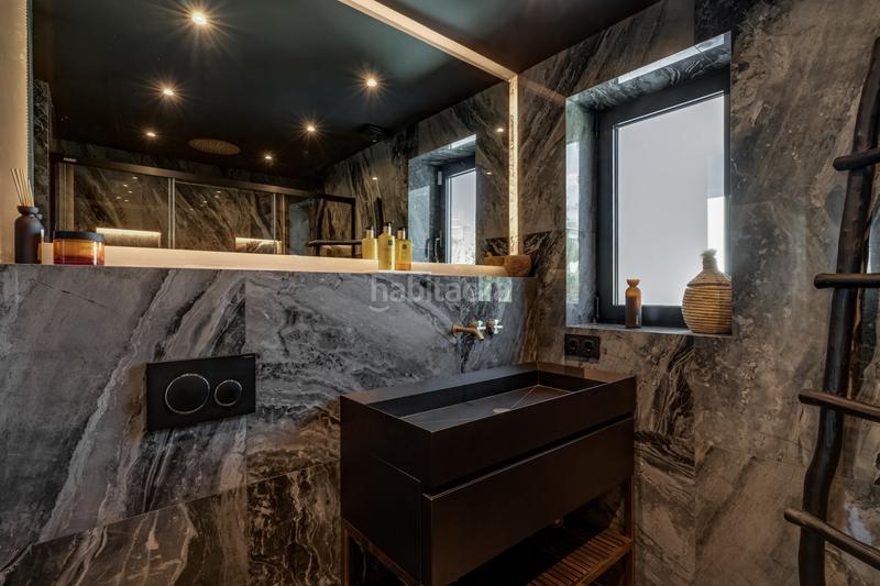 Foto fb38181e-dfab-42a4-8380-d87df041ad11. Casa amb aparcament piscina a Nueva Andalucía centro Marbella