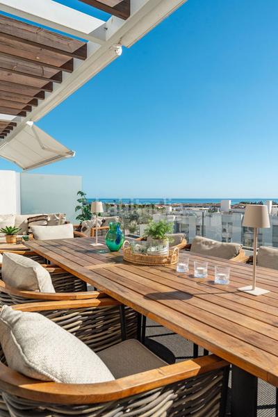 Foto 5277f5d2-b268-4c34-ba4e-552ebe99faa8. Attique avec parking piscine dans Cancelada Estepona