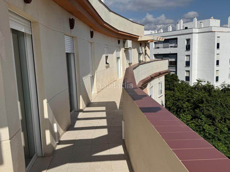 Foto 5ab739d4-aaa9-44c4-be2f-cc3d2771aab1. Attico con parcheggio piscina in Centro Estepona
