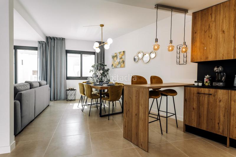 Foto b6302c46-67ba-4397-817c-ec09a93fcdd3. Miete reihenhaus mit parking pool in Paraiso - Barronal Estepona