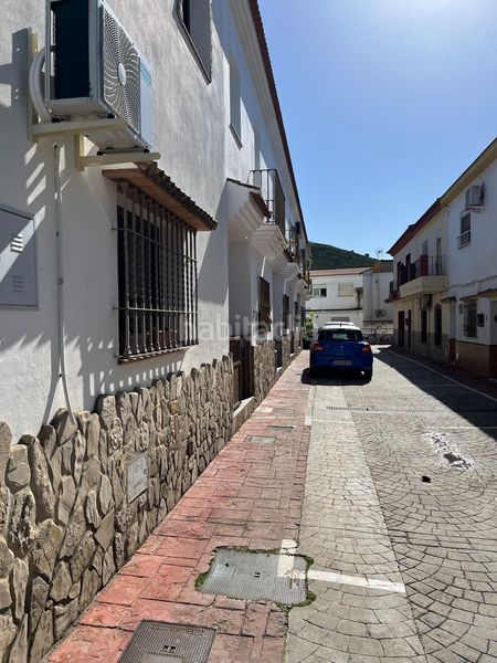 Foto fa8bd8ac-31be-4509-aafa-d8858679a6fd. Casa adossada amb aparcament a Casares pueblo Casares