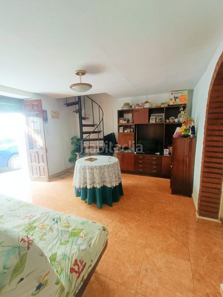 Foto 583f9a14-6a38-4705-8e19-1744949ad4b3. Casa adossada amb aparcament a Centro Estepona