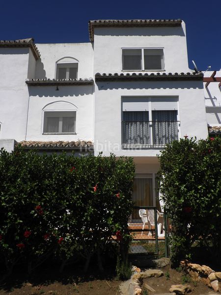 Foto 13bf89e9-8d94-47f3-9c62-c67395b74c99. Casa adossada amb piscina a Los Llanos Estepona