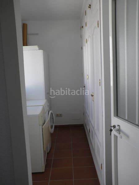 Foto 73dea6e7-668a-4fc3-9aed-ec33f09b7a15. Casa adossada amb piscina a Los Llanos Estepona