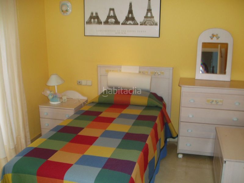 Foto eb9fc9d2-d553-4918-89af-fb1462bcb2a1. Casa adossada amb piscina a Los Llanos Estepona