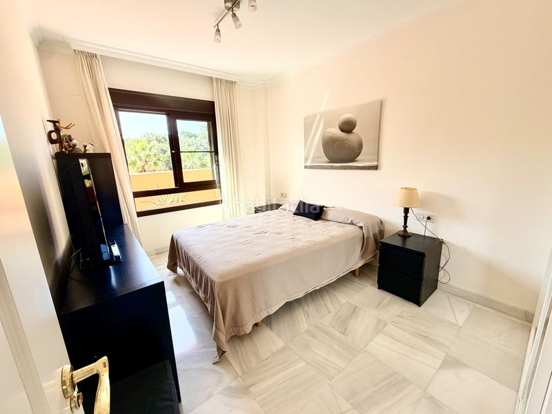 Foto bf042161-a4f7-4443-b90f-301712556573. Àtic amb aparcament piscina a Atalaya - Isdabe Estepona