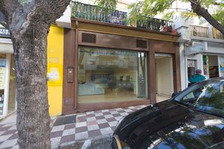 Local Comercial en Centro. Local comercial con potencial de cambio de uso en avenida libert