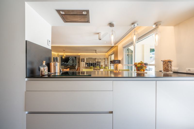 Foto 24f5c57e-ae7f-477e-9cc8-c99115ae03d1. Apartament amb aparcament piscina a Nueva Andalucía centro Marbella