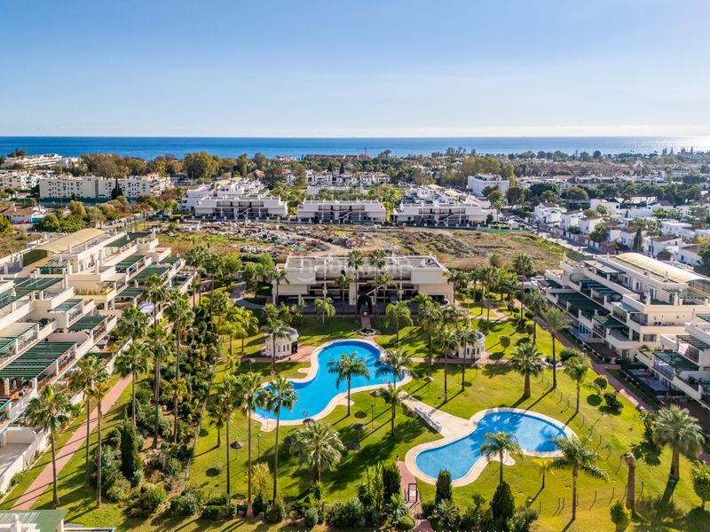 Foto 4ce5607e-2359-4a0d-a702-bb05925ffb74. Apartament amb aparcament piscina a Nueva Andalucía centro Marbella