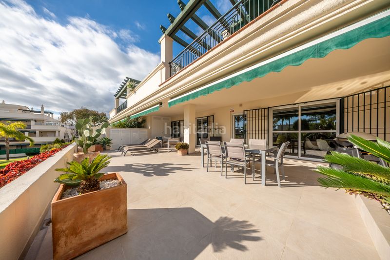 Foto a768b766-485a-4f44-9aaf-5ce5bc18eaff. Apartament amb aparcament piscina a Nueva Andalucía centro Marbella