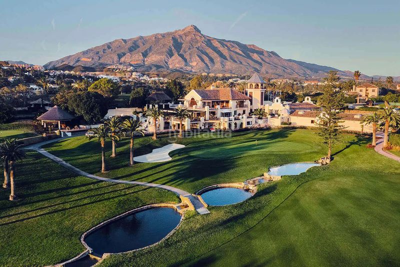 Foto 29c96939-1c18-466d-92e9-46f3fae8159c. Casa amb aparcament piscina a Los Naranjos Marbella