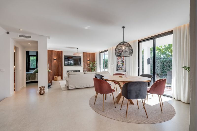 Foto 35e0fdf1-2097-4a75-b477-4c844ab8a595. Casa amb aparcament piscina a Los Naranjos Marbella