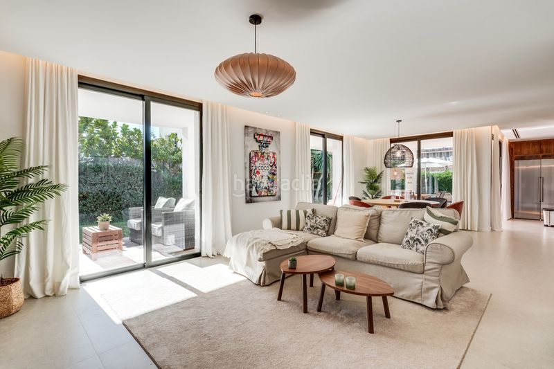 Foto 665c8c4e-5c5c-469e-ab93-b7b8f94215ac. Casa amb aparcament piscina a Los Naranjos Marbella