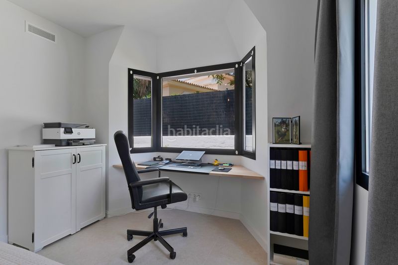 Foto 881ff4d9-74fb-40ea-820b-b020ff003b6d. Casa amb aparcament piscina a Los Naranjos Marbella