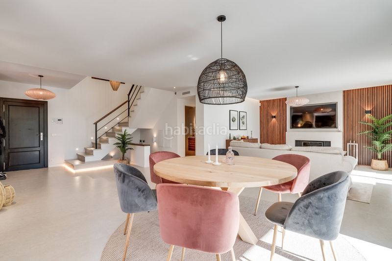 Foto bd8d85ef-f438-46b5-9fde-0de4ab9b5d60. Casa amb aparcament piscina a Los Naranjos Marbella