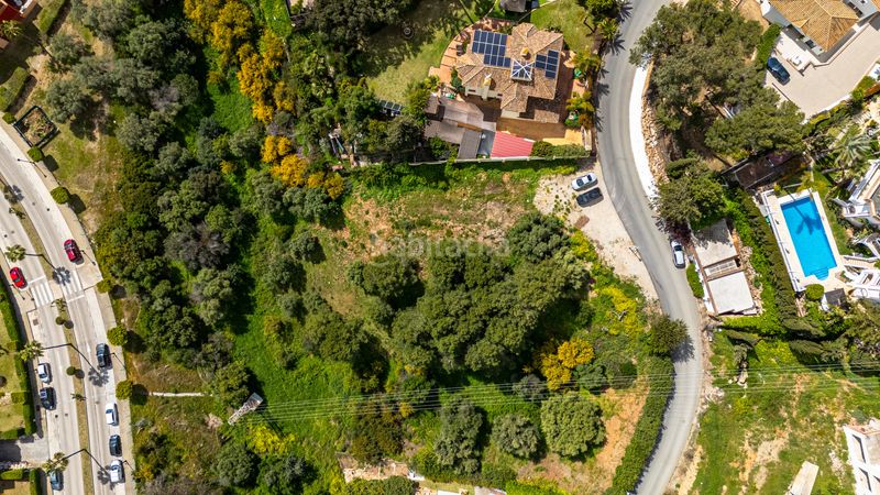 Foto 61fbdb0a-8730-47a3-aa15-6a6e1ac5f2d1. Residential plot in Hacienda Las Chapas Marbella