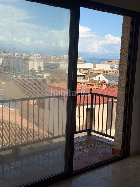 Foto 5e75e272-94b5-4333-b650-14f44c45491f. Estudio  luminoso en pleno centro de sabinillas en Manilva