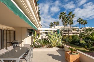 Apartamento en Nueva Andalucía centro. Apartamento de lujo completamente reformado en lorcrimar, nueva
