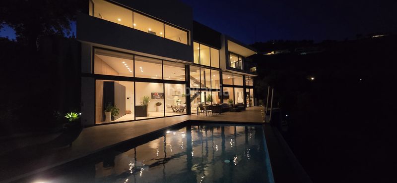 Foto 50737ad1-4160-4b9f-bdcf-8c8478f24060. Casa amb aparcament piscina a Casco Antiguo Marbella