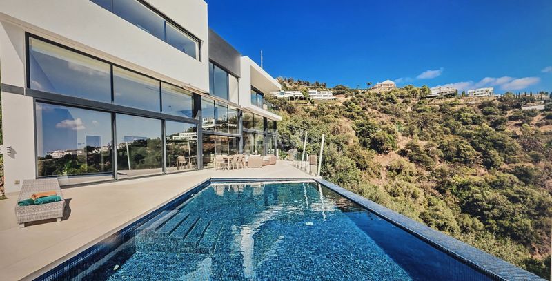 Foto 7d8aad18-9a3c-4bea-9430-efdc68057076. Casa amb aparcament piscina a Casco Antiguo Marbella