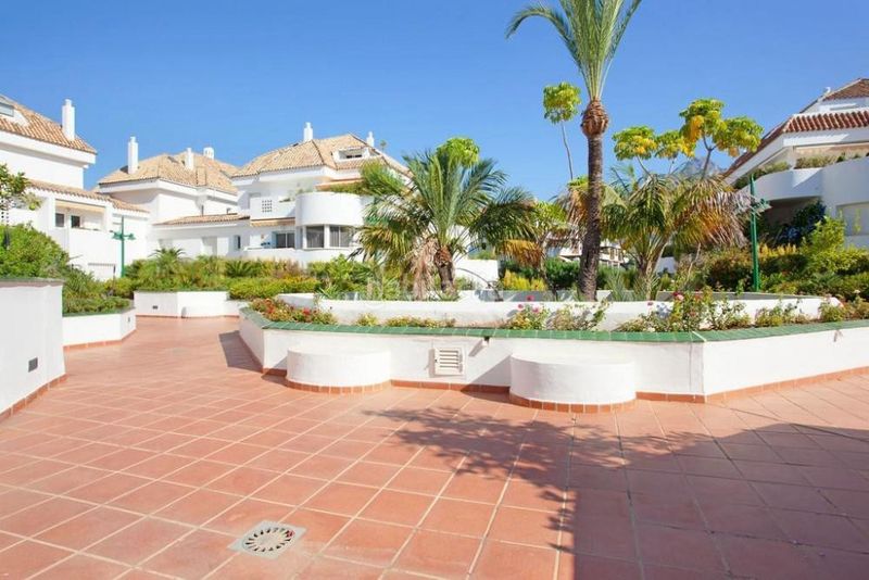 Foto 55e9a09d-387b-4326-a5f9-b966f5c5b684. Àtic amb calefacció aparcament piscina a Casco Antiguo Marbella