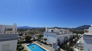 Semi detached house in Nueva Atalaya. Adosado de primera en urb. atalaya golf con azotea y vistas al m