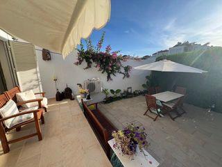 Casa adossada a Nagüeles Alto. Exquisito chalet adosado en la milla de oro de marbella