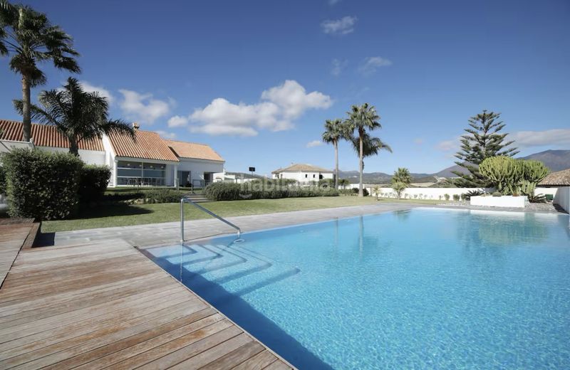 Foto 5f3d84a1-d954-4427-aa57-d27cdd377136. Casa amb aparcament piscina a Manilva pueblo Manilva
