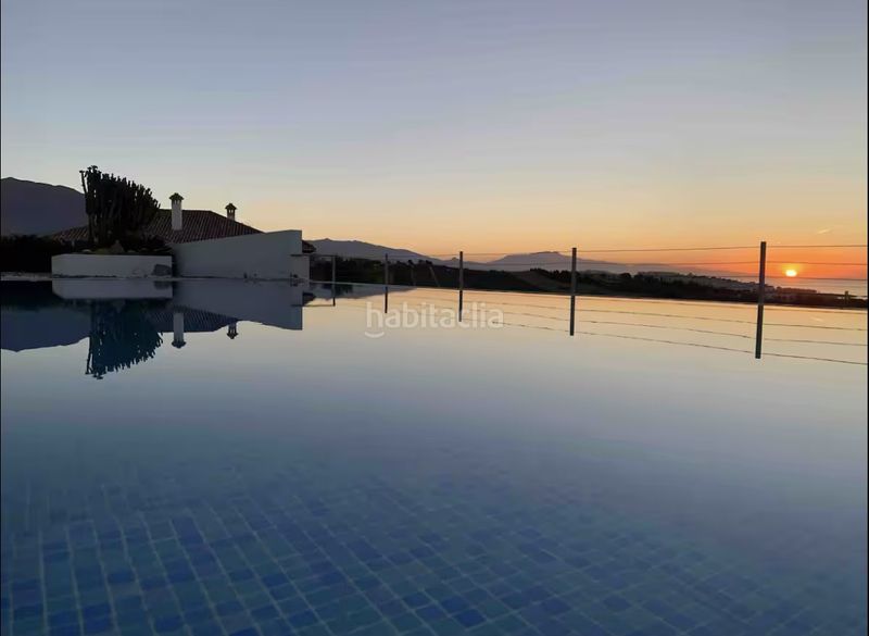 Foto 6e9bb83a-5985-4b4e-8527-4cf02422c4c1. Casa amb aparcament piscina a Manilva pueblo Manilva