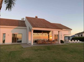 Casa en Manilva Pueblo. Villa contemporánea de lujo con vistas al mar en manilva, junto