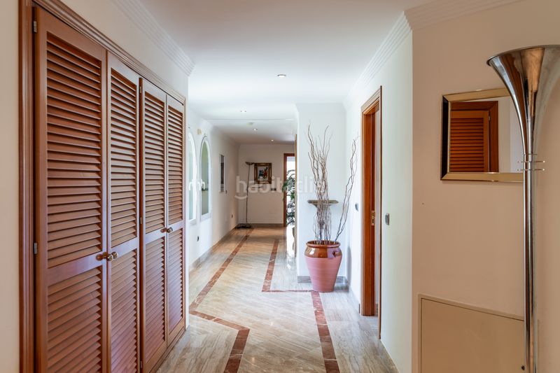 Foto 4e0d45ba-7a7a-4988-968f-88acd4976c68. Casa amb aparcament piscina a los arqueros - puerto del almendro Benahavís