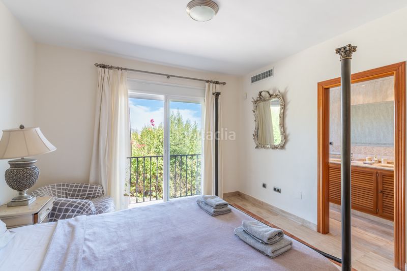 Foto 4fa49254-793e-4ad6-9be6-933de8fc134e. Casa amb aparcament piscina a los arqueros - puerto del almendro Benahavís