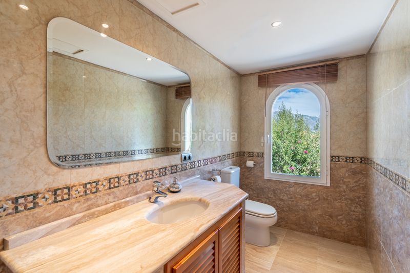 Foto f895e120-e2a6-4ac3-8315-905b1cbbef69. Casa amb aparcament piscina a los arqueros - puerto del almendro Benahavís