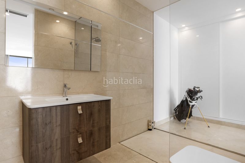 Foto c171b86c-7aa7-4937-87e2-ea854c035b9f. Casa amb aparcament piscina a La Alquería Benahavís