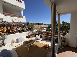 Apartamento en La Concha - Resina Golf. Apartamento de 2 dormitorios con terrazas, garaje y piscina en s