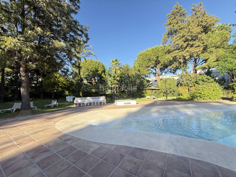 Foto 5eef2afe-316f-4298-987a-d405404195d4. Àtic amb calefacció aparcament piscina a Guadalmina Baja Marbella
