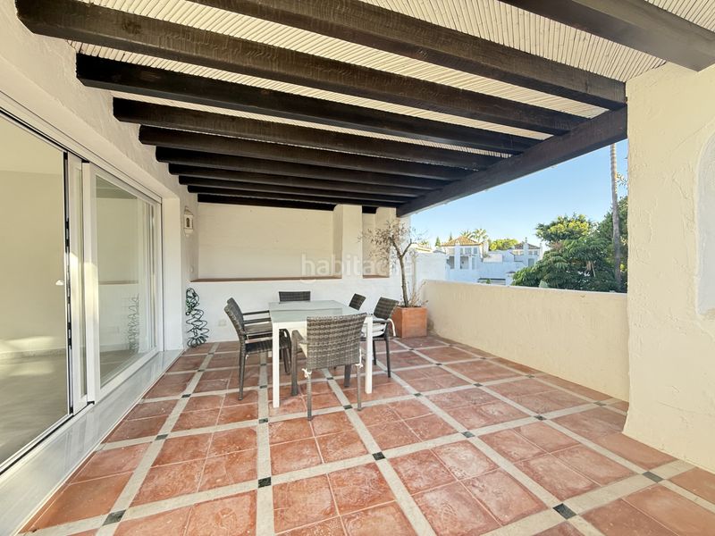 Foto e7d3dd23-2fb3-4573-89c3-b2ab5a57bf9a. Àtic amb calefacció aparcament piscina a Guadalmina Baja Marbella