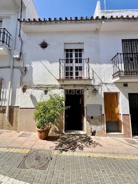 Foto 7b99f014-d554-4635-a105-84077a19d811. Casa amb piscina a Centro Estepona