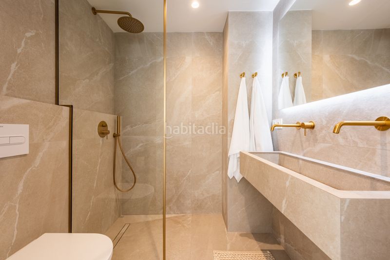 Foto 4547d2e7-3f06-40a3-8c80-a9820fcb0f25. Casa adossada amb calefacció aparcament piscina a Marbella