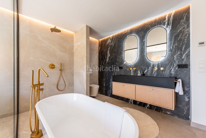 Foto 91a367f3-540c-401d-a0e6-59161f19528f. Casa adossada amb calefacció aparcament piscina a Marbella