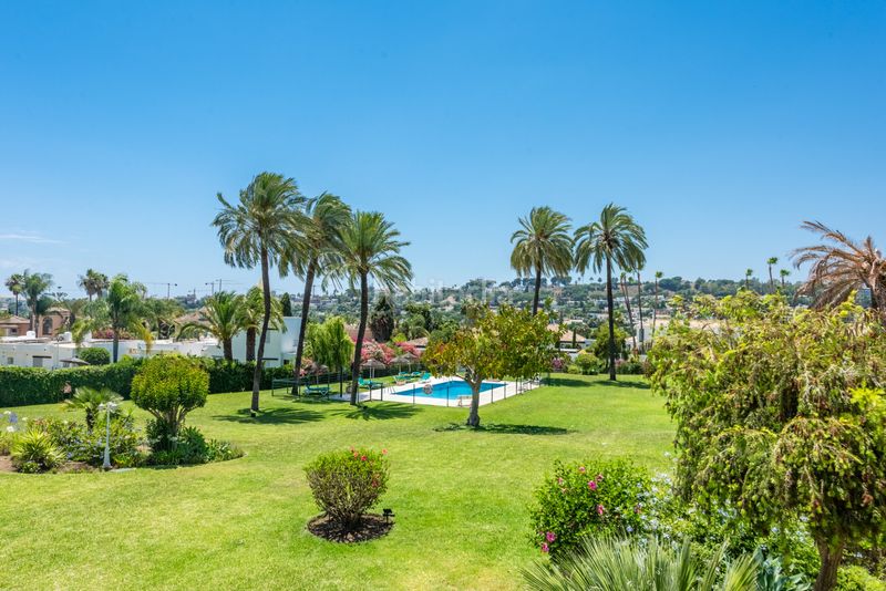 Foto f355bb48-0dba-4f9b-89d5-702d0fd87c75. Casa adossada amb calefacció aparcament piscina a Marbella