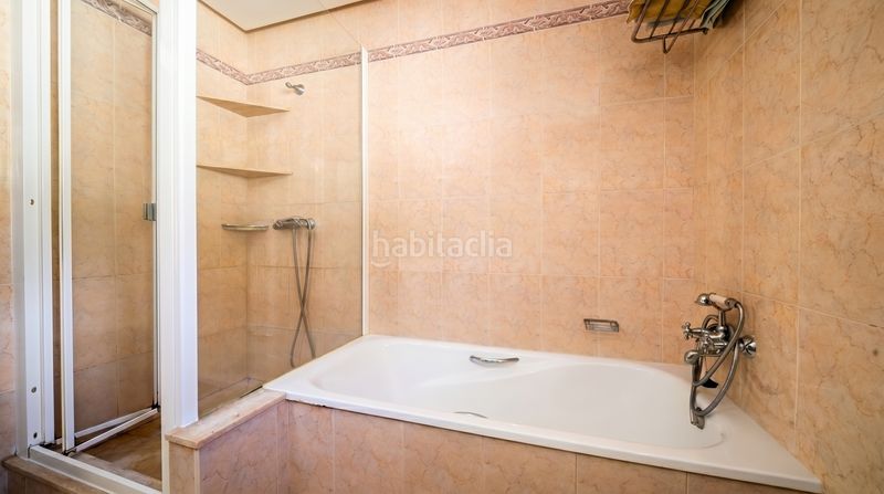 Foto 080ef33e-59e3-4613-be5c-9d0a8c56bae4. Casa amb aparcament a Alcorrín Manilva
