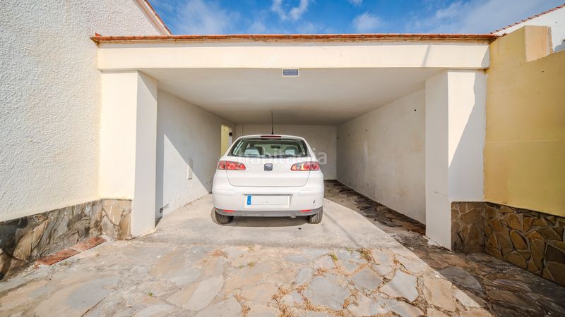 Foto 1f27b255-0fef-44c2-84f3-ed1e6f47ab2f. Casa amb aparcament a Alcorrín Manilva