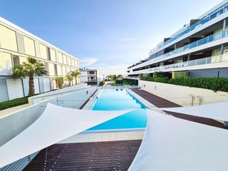 Apartament a Chullera. Espectacular piso de 3 dormitorios con terraza de 30 m, suelo ra
