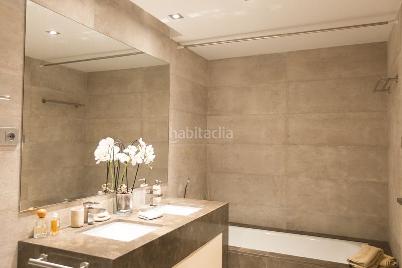Foto 8ea4fbdf-607b-4255-9bcf-4ba2dc6058b9. Planta baixa amb aparcament piscina a Los Naranjos Marbella